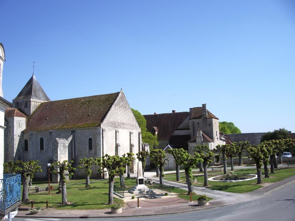 Les Glycines Bed and Breakfast Plaimpied-Givaudins Buitenkant foto